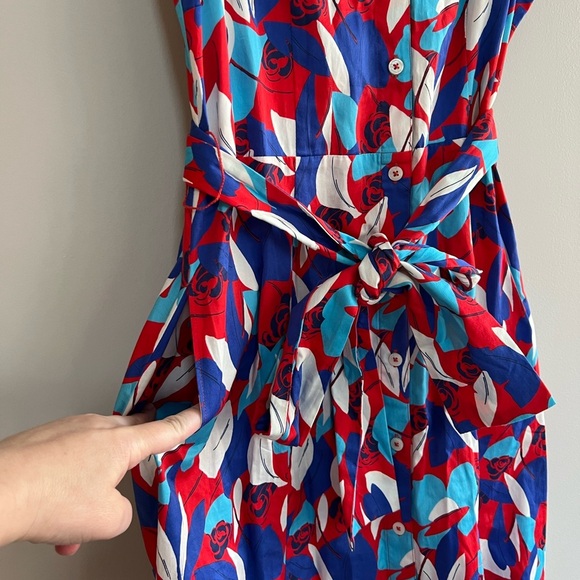 UntuckIt for her Cotton Button Front Faye Dress in Blue, Red, White Floral, 4 - Picture 6 of 14